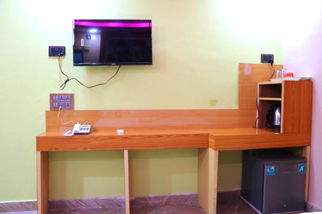 Hotel National Park Sauraha- Homely Stay And Peaceful Location With Jungle Safari Arrangements 外观 照片