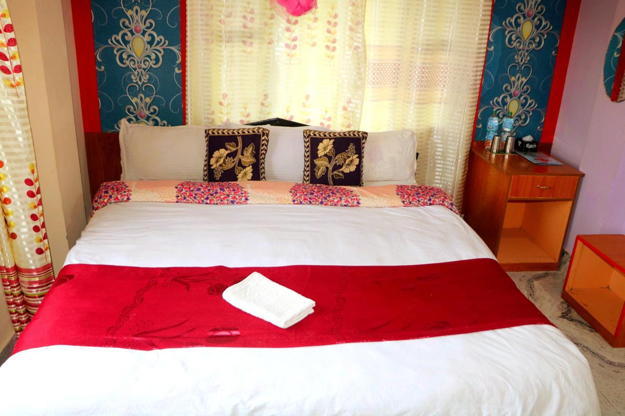 Hotel National Park Sauraha- Homely Stay And Peaceful Location With Jungle Safari Arrangements 外观 照片