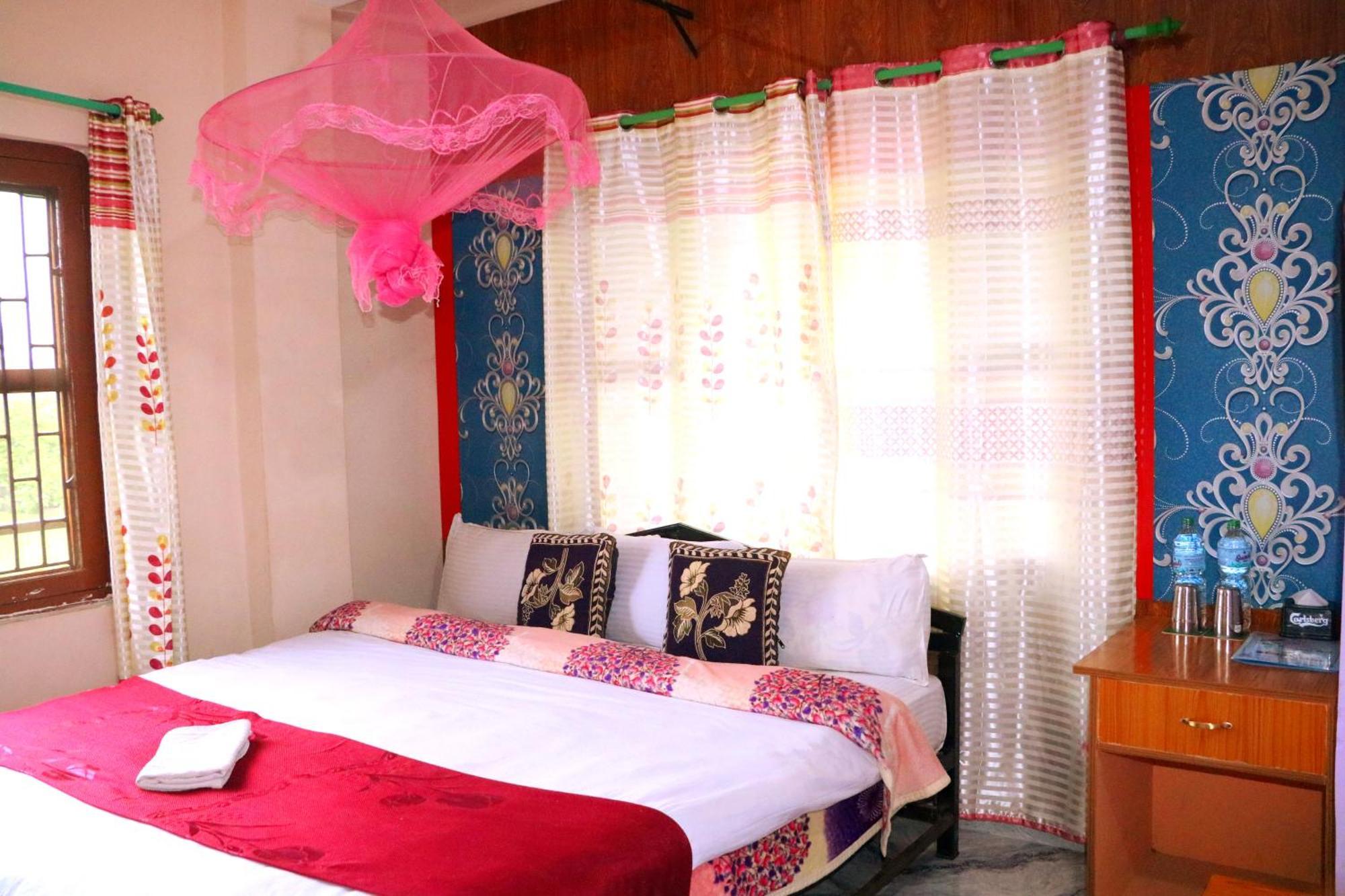 Hotel National Park Sauraha- Homely Stay And Peaceful Location With Jungle Safari Arrangements 外观 照片