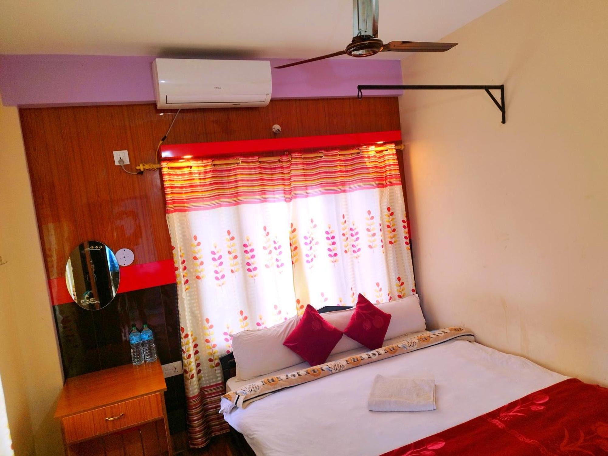 Hotel National Park Sauraha- Homely Stay And Peaceful Location With Jungle Safari Arrangements 外观 照片