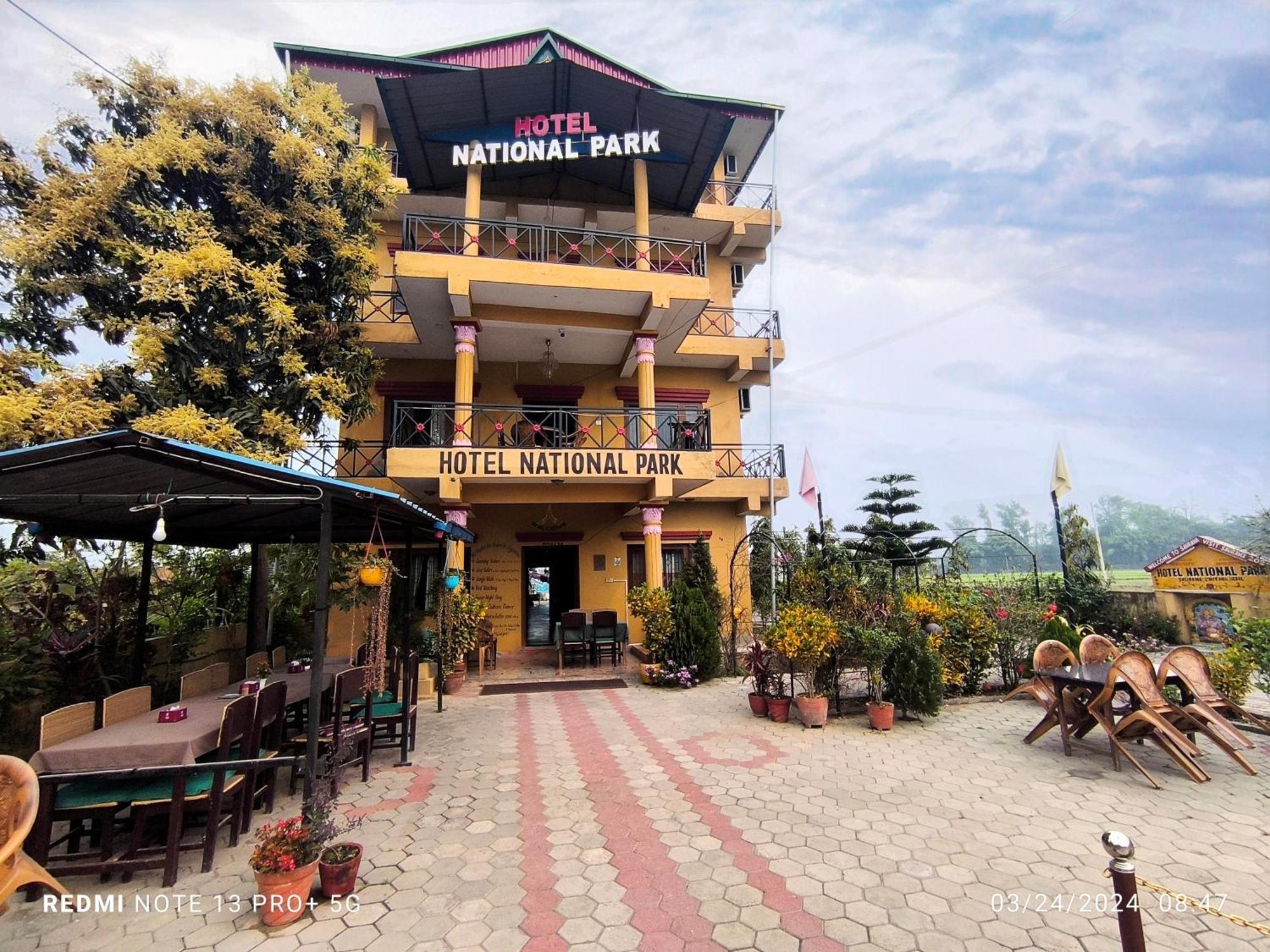 Hotel National Park Sauraha- Homely Stay And Peaceful Location With Jungle Safari Arrangements 外观 照片