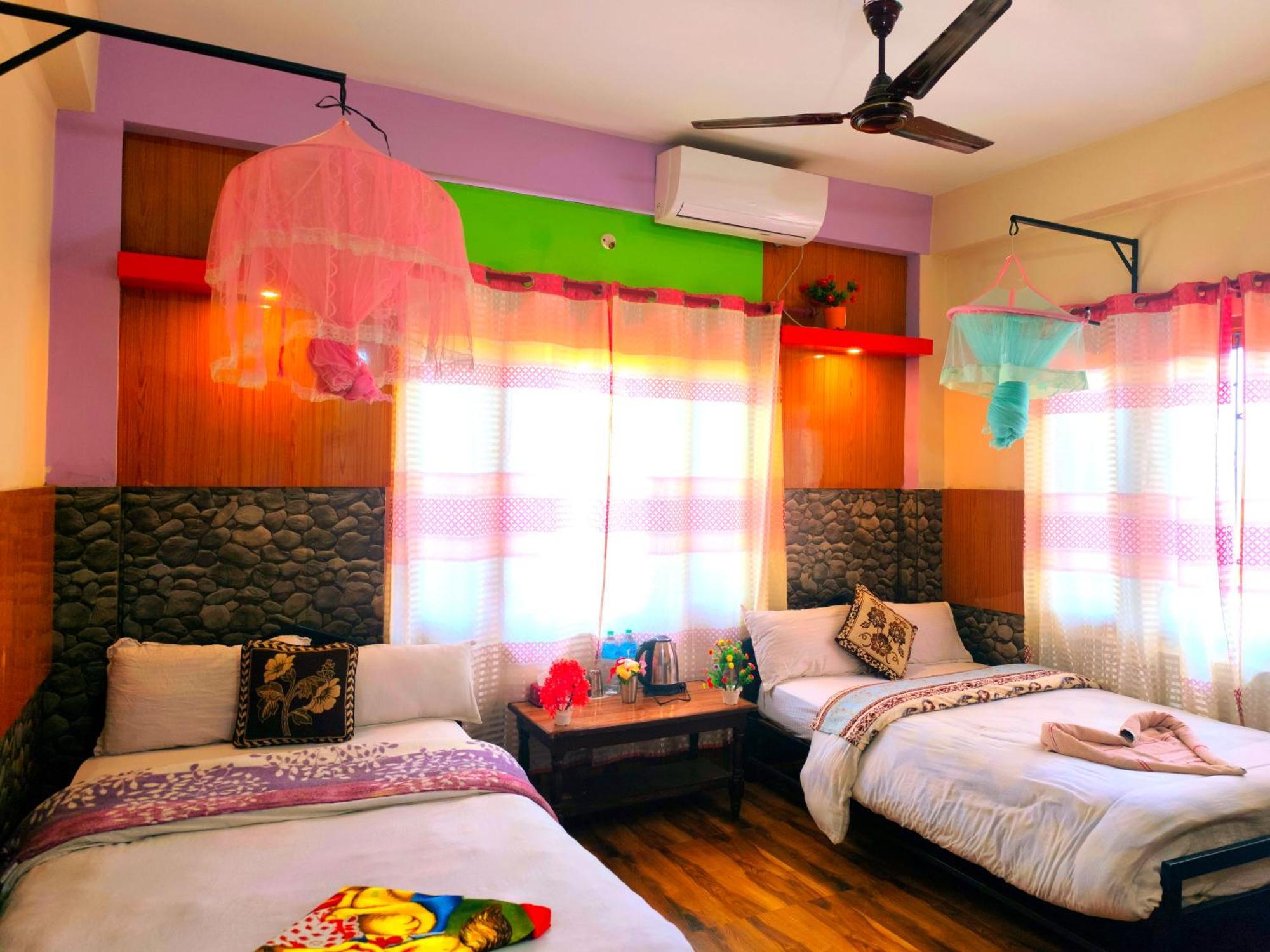 Hotel National Park Sauraha- Homely Stay And Peaceful Location With Jungle Safari Arrangements 外观 照片